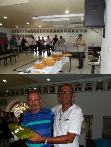 Funcionário Everlânio condiuziu a benção aos alimentos. Ex-presidente da Ascam Olival e o o presidente atual Raimundo Caribé